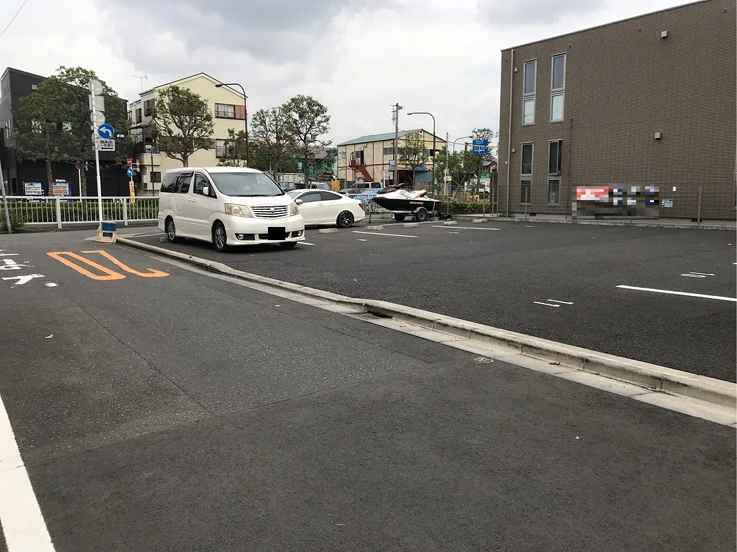 江戸川区鹿骨６丁目　月極駐車場